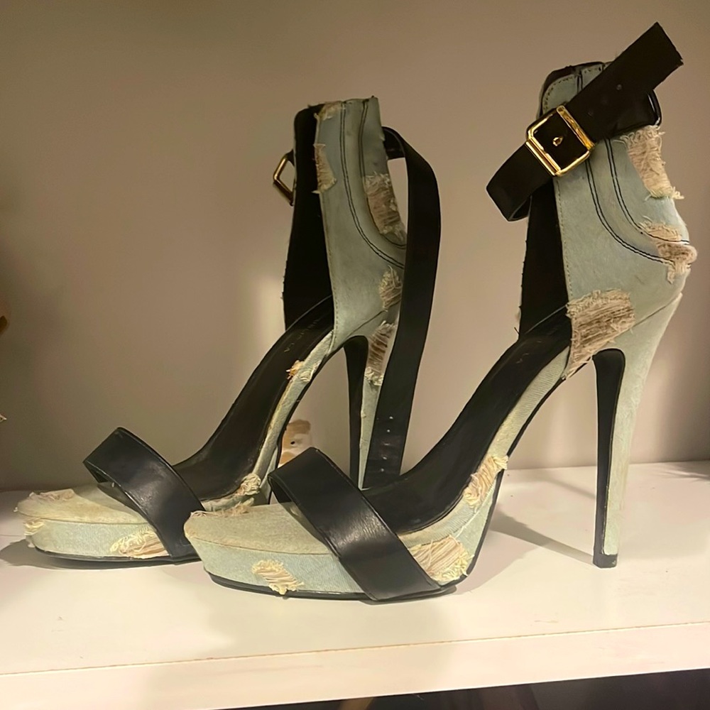 Shoe Republica La Women’s distressed jean heels size 10